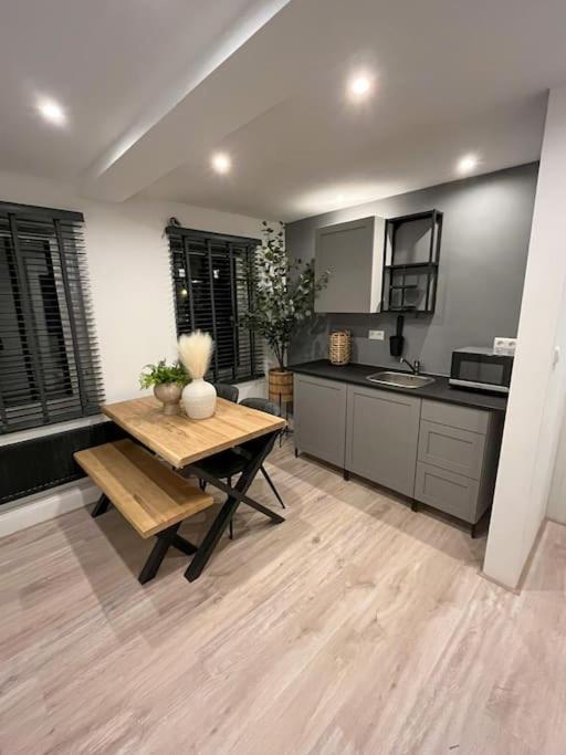 Gezellig Appartement, Gerenoveerd Eind 2022 Tilbourg Extérieur photo